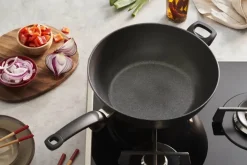 Adamant Wok