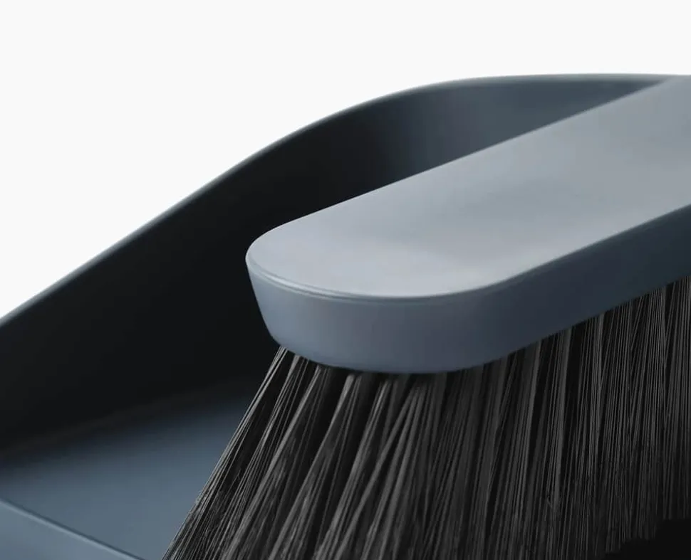 CleanStore Væghængt Fejebakke m. børste