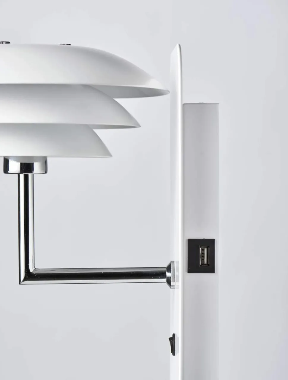 DL20 Væglampe m. USB