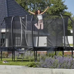 First Class Trampolin