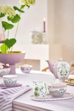 Lily & Lotus Kande
