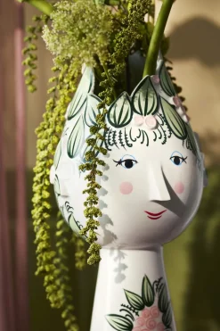 Titania Vase